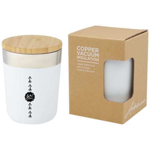 Vaso aislante blanco de acero con tapa de bambú junto a su caja de cartón con texto Copper Vacuum Insulation