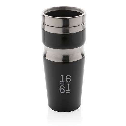 termo de viaje negro con detalles en acero inoxidable y logotipo 16|61